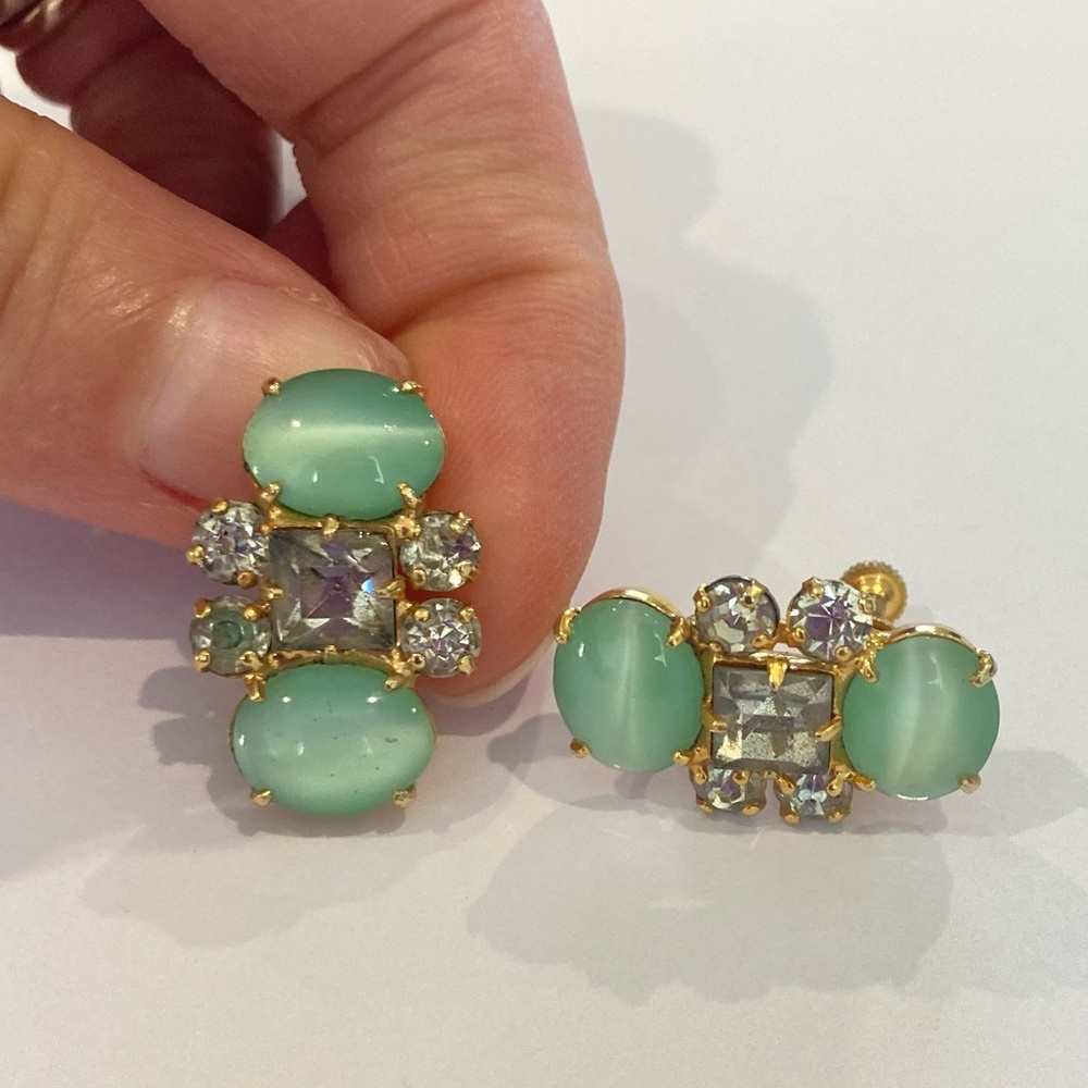 Vintage earrings green rhinestone screwbacks